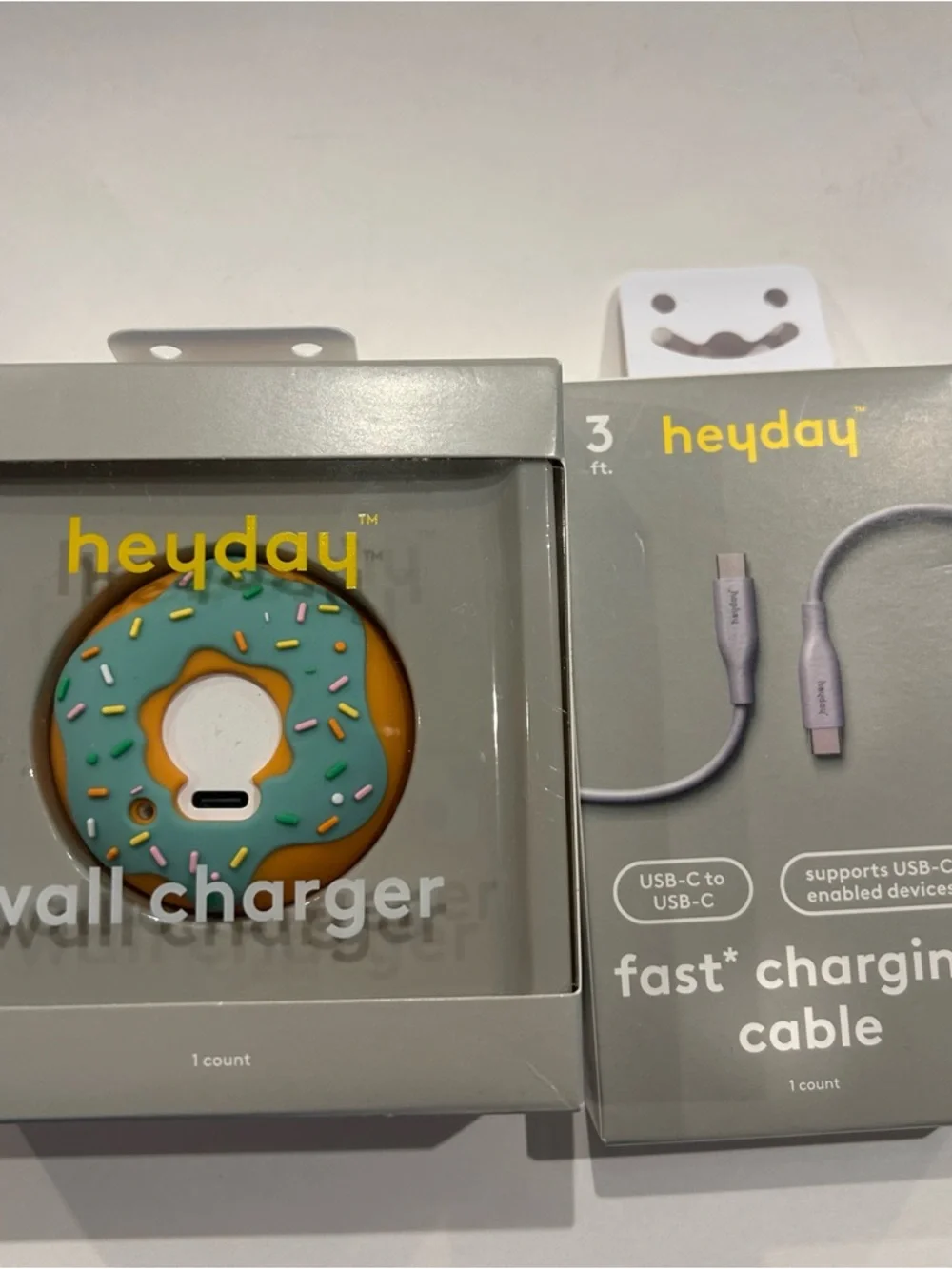 heyday Donut Wall Charger + Fast Charging USB-C Cable multicolor New